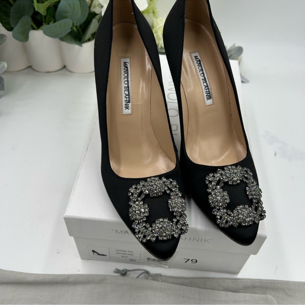 Women’s Manolo BLAHNIK HANGISI satin pump size 37 made in Italy - Picture 9 of 12